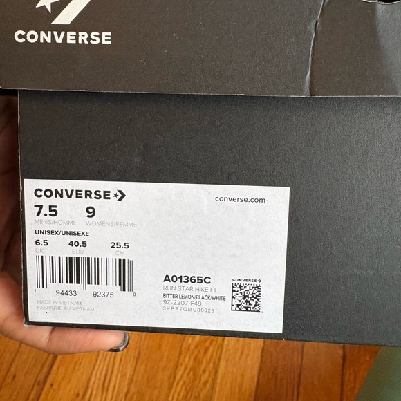 ‼️‼️Super Cute Chunky Converse‼️ - Picture 2 of 4